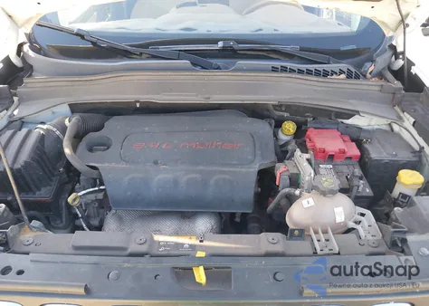 2018 Jeep Renegade Sport 4X4 from USA, damaged, VIN ZACCJBAB0JPH51939